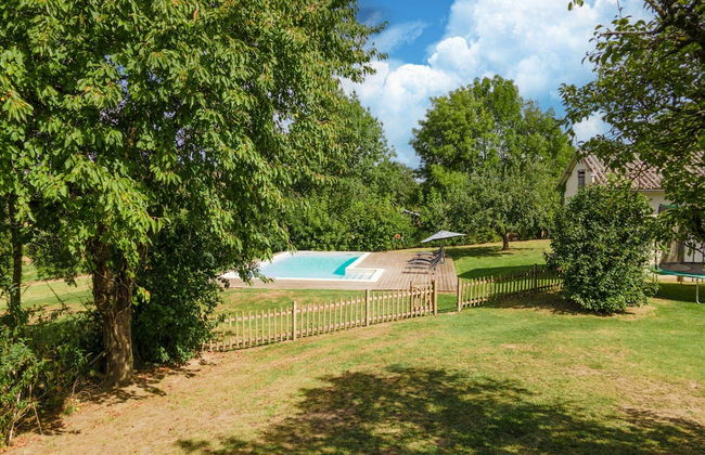 Holiday Home With Pool in Coubjours - Photo 26