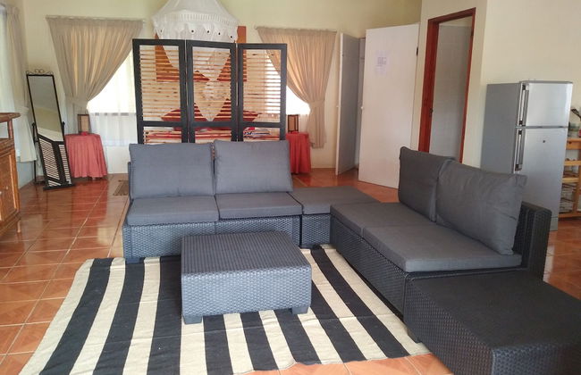 Pebbles Cove - Photo 4