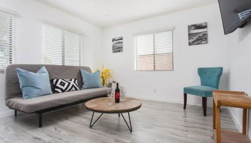 Sunny 1 Bedroom in the Heart of Venice Beach - #3 - Photo 3
