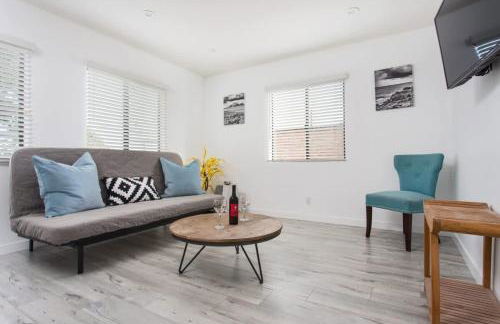 Sunny 1 Bedroom in the Heart of Venice Beach - #3 - Photo 3