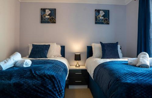 Homely Two Bedroom Apartment in Milton Keynes - Free Parking, WiFi, & Netflix - Photo 8