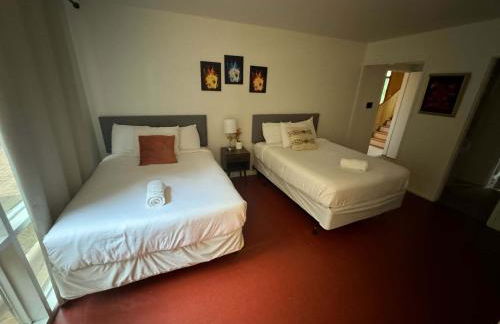 Midcentury Modern - Pool & Hot tub - Retro Retreat - Foto 55