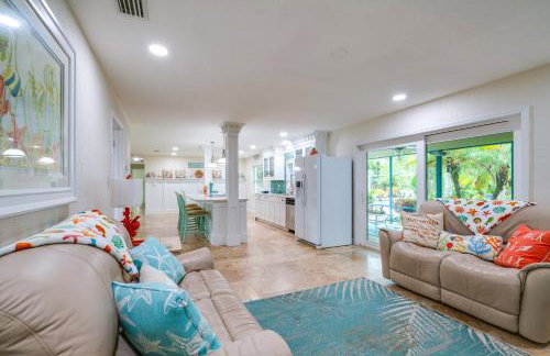 Outdoor Oasis with Bar and Lanai Tavares Escape - Photo 12