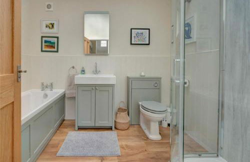 Beautiful Barn Stunning Views Parking & Garden - Photo 20