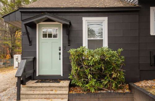 Centrally Located Cozy Modern Home in Bethel - Foto 62