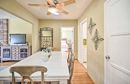 Oceanside Home with Yard - Walk to Beach and Pier - Foto 7