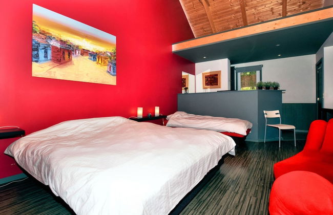 Villa With Heated Outdoor Pool and Sauna - Photo 5