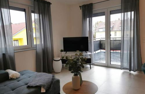 LOOT: Moderne Wohnung / Zentral - Foto 2