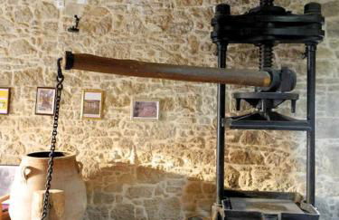 Kleopatra Deluxe Apt with priavte Jacuzzi - Photo 39