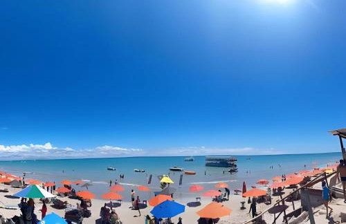 Apartamento na praia, 2 quartos e área de lazer - Foto 36