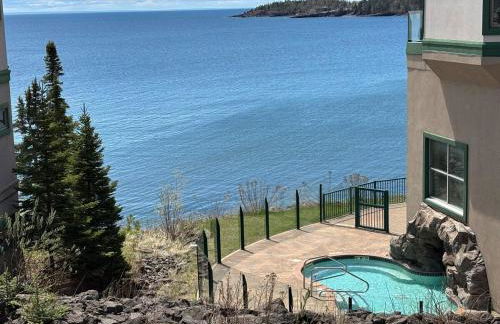 Amazing Lake View 2 Queen Bed Studio & Heated Pools - Foto 11