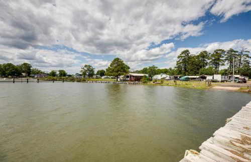 Dock Access Waterfront Cottage in Avenue! - Foto 28