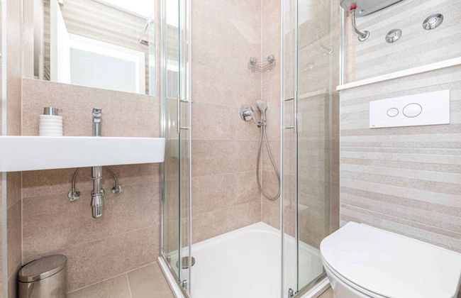 Expansive Retreat With Private Pool & Bbq, Near the Beach - Foto 28