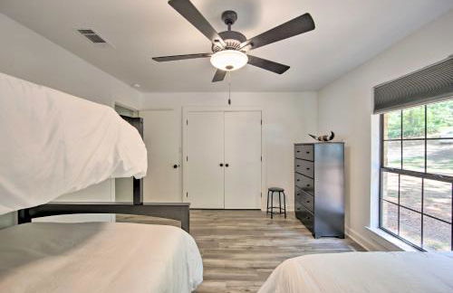 Luxe Lakehouse with Sunset Views on Lake Palestine! - Foto 27