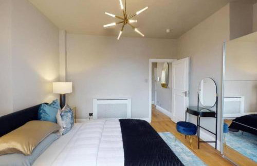 Gorgeous Hyde Park Home with Lift-Elevator Access & Nice View - Foto 18