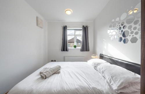 Lovely 5 Bed House in Barnet , home away from home - Foto 12