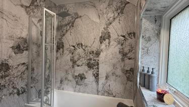 Charming 3 BR - NEC HS2- Long Stays Wifi Parking Airport - Foto 5