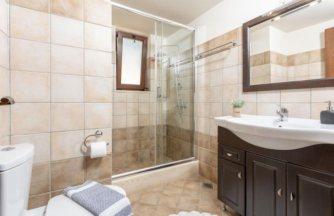 Villa Nionios Large Private Pool Walk to Beach Sea Views A C Wifi - 1033 - Foto 34