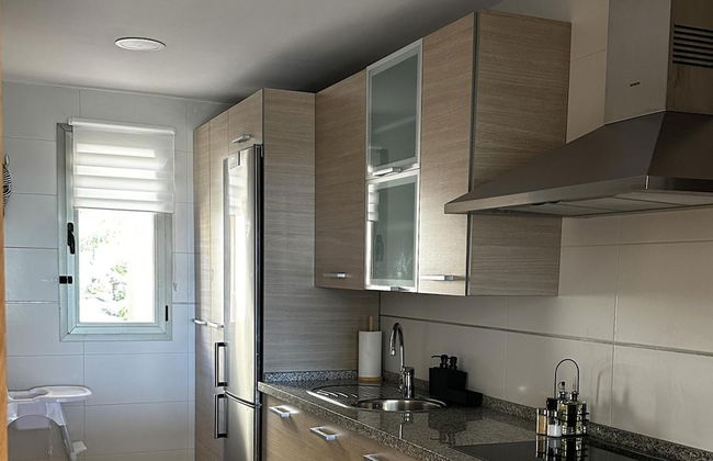 Apartment Sleeps 6 With Private Garden - Photo 9