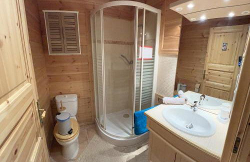 Chalet bois au coeur des Pyrénées ariégeoises - Foto 15