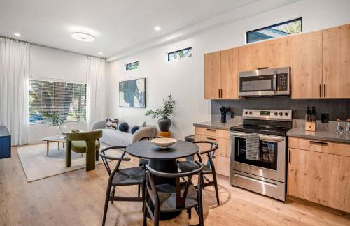 Smart Amenities & Modern Charm – Houston Studio! - Foto 1