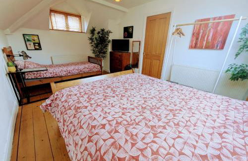 Detached House with Gated Parking in Whalley Range, Near Manchester City Centre - Foto 23