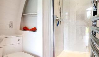 Bombie Glamping Pod - Foto 5, Shower