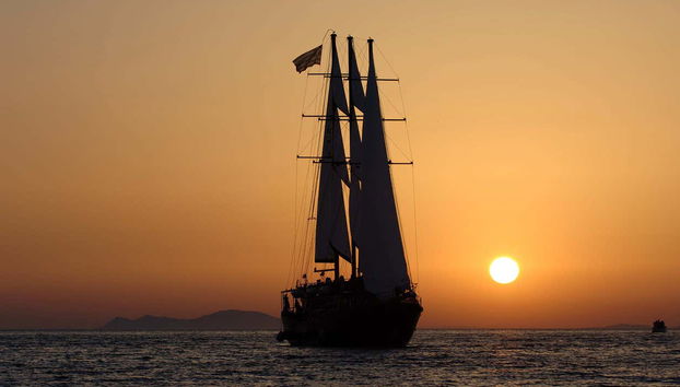 Santorini Sunset Cruise + Dinner - Foto 3