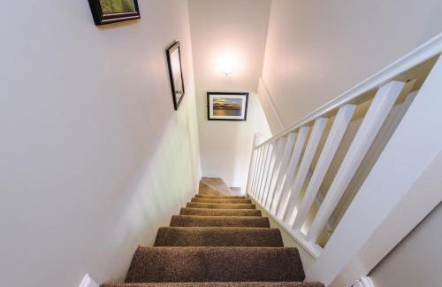 Castle Views cottage in historic village & woodfired hot tub - Photo 16