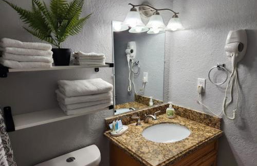 Beautiful 2-Bedroom Condo Near Universal and other Orlando Attractions, King Bed & Wi-Fi - Foto 5