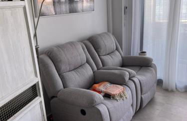 French Riviera 1 bedroom on the beach facing Cannes - Foto 2