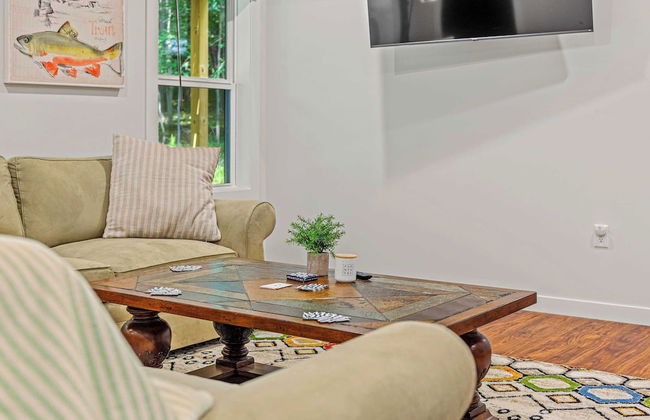 Happy Trails Chalet by Avantstay Sauna + Deck, Private Community Beach Access - Foto 16