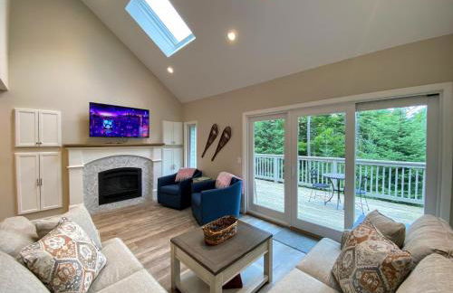 R7 Ski-in Ski-out Bretton Woods Townhome on 2-mile home trail Mt Washington views - Foto 3