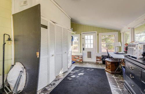 7 Mi to Neuse River! Family Home with Poolside Oasis - Foto 26