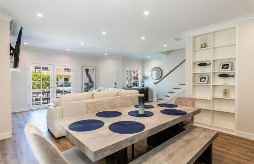 Family Beach House, 400ft to Beach, Parking, BBQ - Foto 10