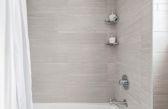 Downton Annie Apartment Three 2BD 1BA Parking - Foto 13