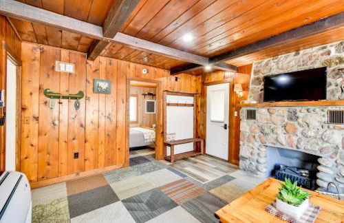 Steps to Houghton Lake Cabin with Fire Pit! - Foto 11