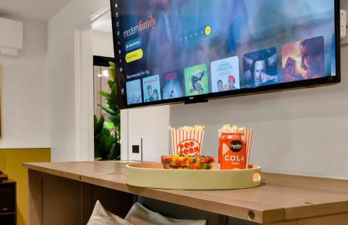 Family-Friendly Luxe Home with Sauna - mins to UO - Foto 27