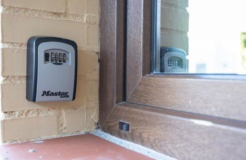 Apartamento en primera línea de playa con piscina - Photo 20