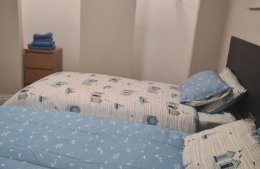 UlsterApartments one bedroom 2 single beds and sofa bed - Foto 8