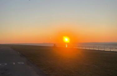 Beautiful caravan at Kent coast with wrap around decking and free WiFi sleeps 6 - Foto 10