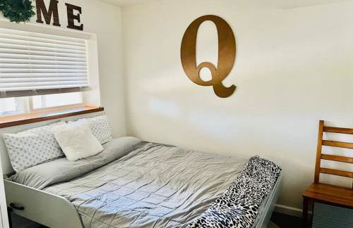 Hot Tub Steam Shower Gym in Charming Family Home! - Photo 25