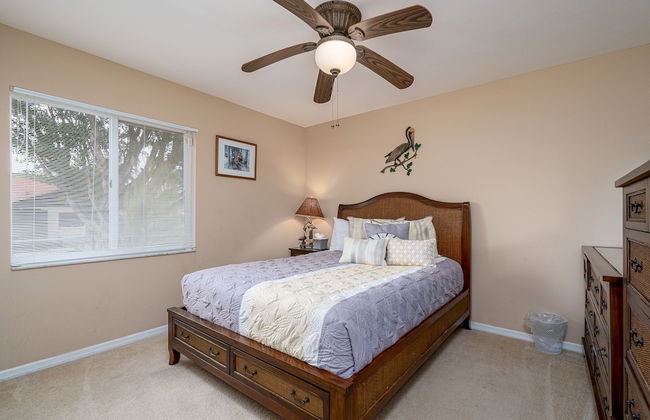 Private Pool Home ~ Just Miles From Sanibel And Fort Myers Beach ~ 3 Bedroom Home by RedAwning - Foto 4