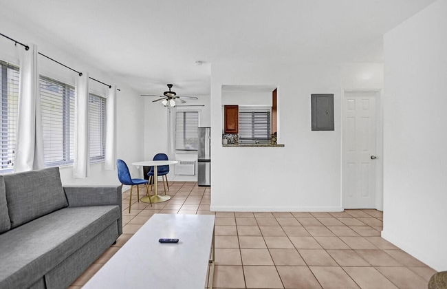 Cozy Beachfront Retreat Near Marina & Dining - Foto 8