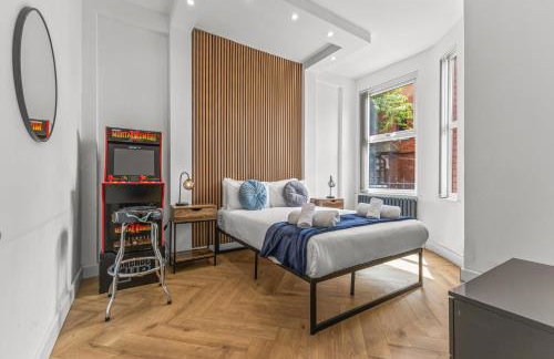 Modern City Centre Townhouse sleeps 10 & Parking - Foto 6