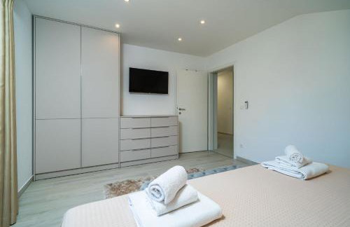 Villa Petmat - with private pool and 6 bedrooms - Photo 50