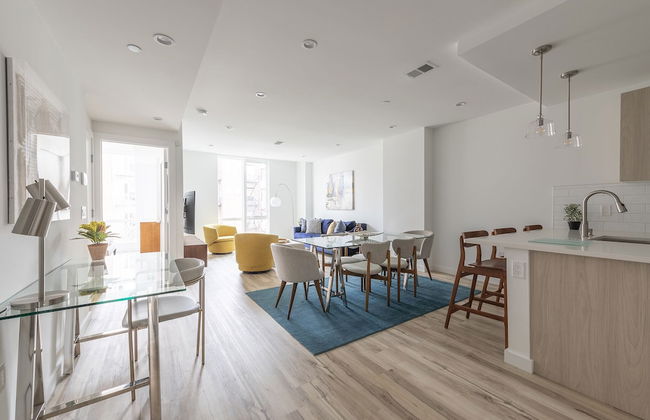 Sun-kissed 3BR Loft With Patio Minutes to NYC - Foto 1