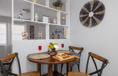 Private Hot Tub & Swing, Vintage Nintendo with Large Parking & EV ready - Foto 15