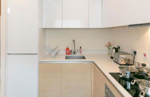 Modern & Exquisite Trumpington Townhouse with Parking & 5 mins to Papworth hospital - Foto 19