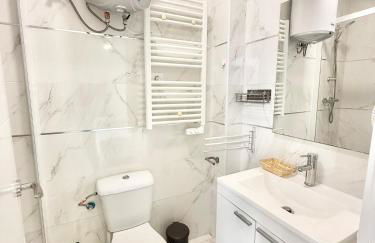 Metro Avenida de América 11 AMCH Hospedaje - Photo 26